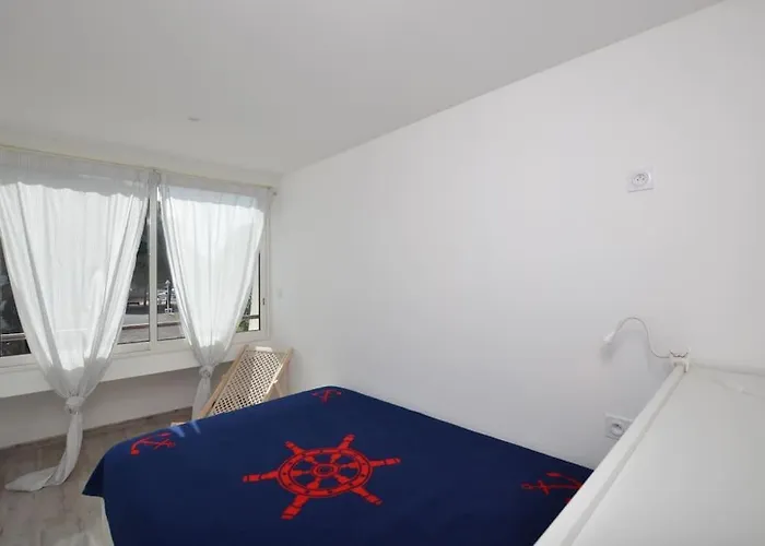 Marina Des Camarguaises - Vue Port - 6 Personnes - Climatisation - Wifi - Parking *